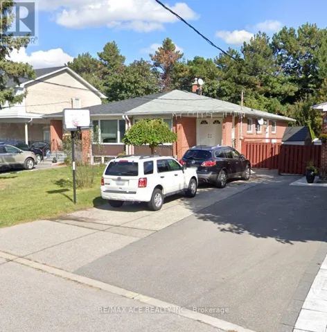 92 BALTRAY CRESCENT, Toronto (Parkwoods-Donalda), Ontario M3A2H4