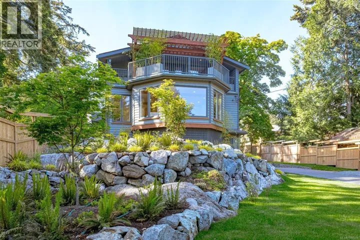 4906 Cordova Bay Rd, Saanich, British Columbia V8Y2J5