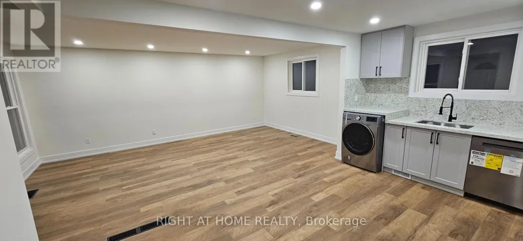MAIN FLOOR - 38 JASPER DRIVE, Aurora (Aurora Heights), Ontario L4G3B9