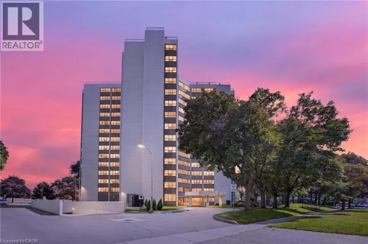 2323 CONFEDERATION Parkway Unit# 808, Mississauga, Ontario L5B1R6