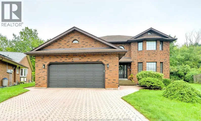 2300 Santo DRIVE, Windsor, Ontario N9G2J8