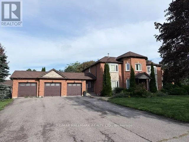 11 SLEEPY HOLLOW LANE, Whitchurch-Stouffville, Ontario L4A3G7