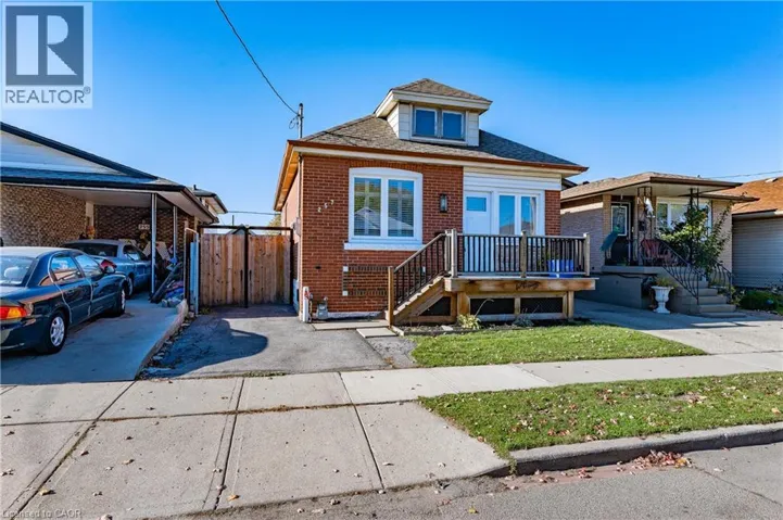 257 TRAGINA Avenue N, Hamilton, Ontario L8H5C9