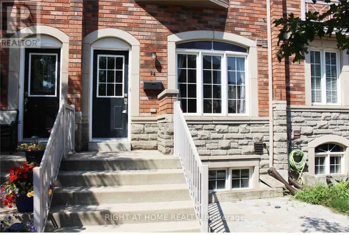 94 JIM BAIRD MEWS, Toronto (Downsview-Roding-CFB), Ontario M3L0C4
