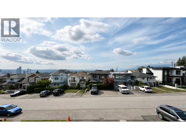26 RANELAGH AVENUE, Burnaby, British Columbia V5B3N3