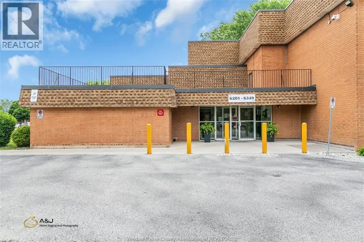 6311 THORNBERRY CRESCENT Unit# 300, Windsor, Ontario N8T3A5