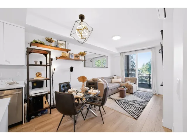 303 5420 208 STREET, Langley, British Columbia V3A2J9