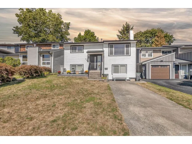 2521 WILDING CRESCENT, Langley, British Columbia V2Y1C8