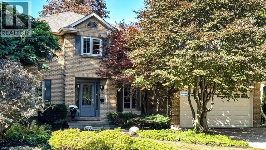 6 COTTONWOOD Court, Ancaster, Ontario L9G3W1