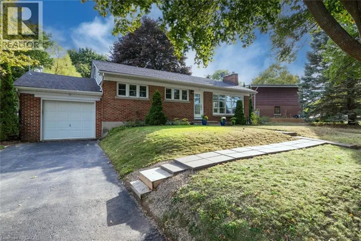 17 ORCHARD Crescent, Guelph, Ontario N1E1W9