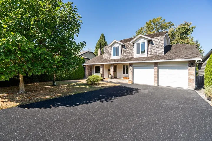 20087 50A AVENUE, Langley, British Columbia V3A7H8