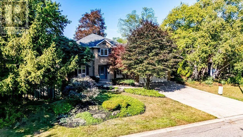 6 COTTONWOOD COURT, Hamilton (Ancaster), Ontario L9G3W1