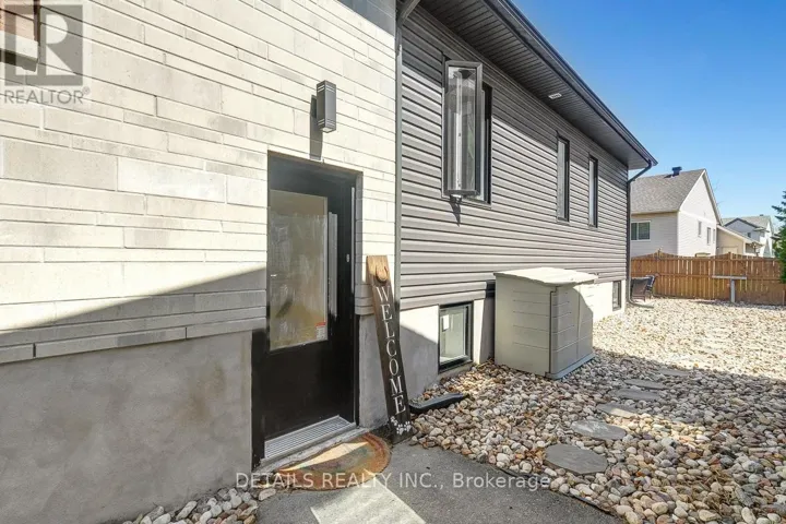 2565 PAGE ROAD, Ottawa, Ontario K1W1E5
