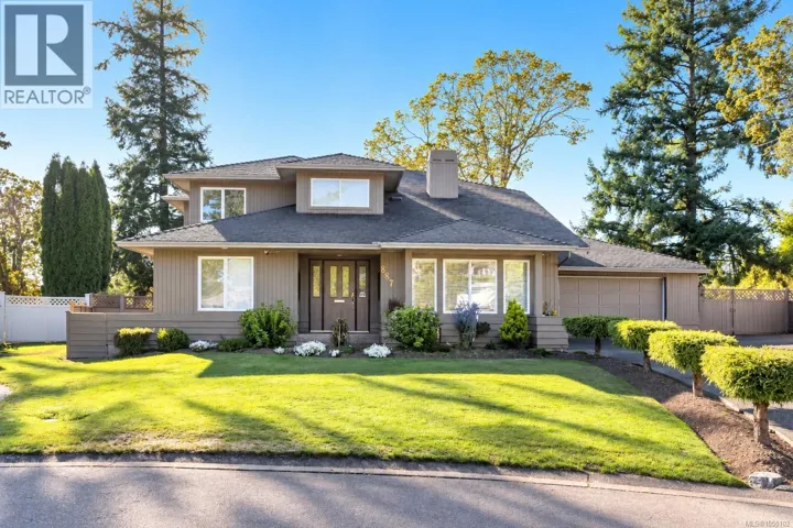 887 Kentwood Lane, Saanich, British Columbia V8Y3C6