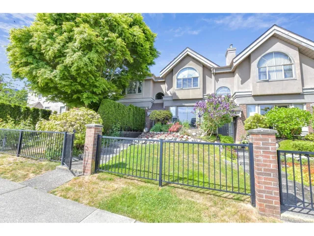 15415 RUSSELL AVENUE, White Rock, British Columbia V4B2R5