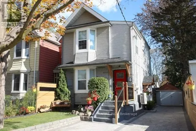 MAIN LEVEL STUDIO - 1 HIAWATHA ROAD, Toronto (Greenwood-Coxwell), Ontario M4L2X7