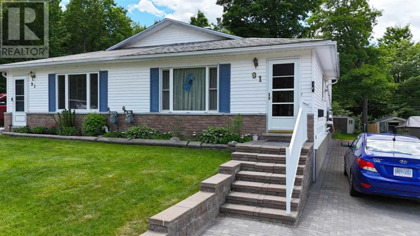 91 Beckett BLVD, Elliot Lake, Ontario P5A3P6