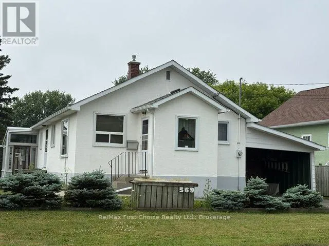 569 DAWSON STREET, Thunder Bay (College Heights), Ontario P7A3W6