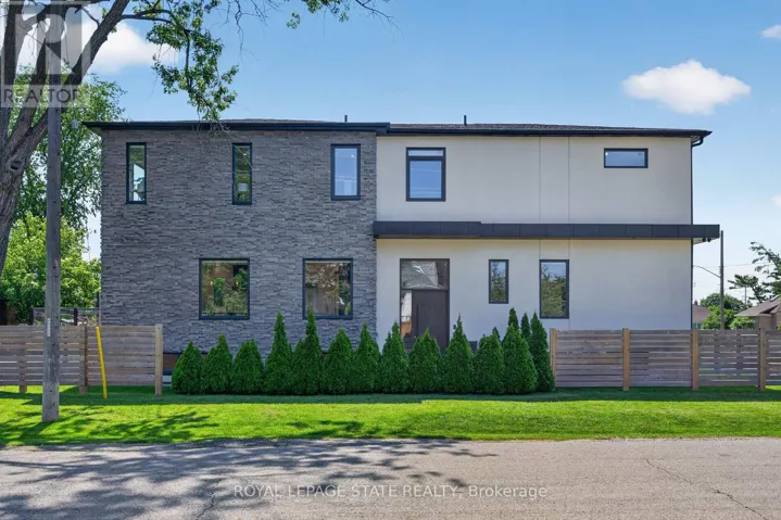 1047 MEREDITH AVENUE, Mississauga (Lakeview), Ontario L5E2C6