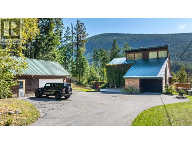 4681 GOAT RIVER N Road, Arrow Creek, British Columbia V0B1G9