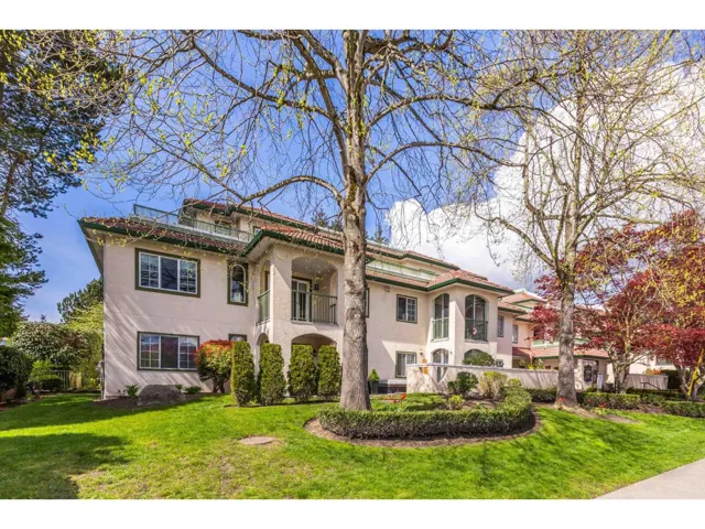 206 1447 BEST STREET, White Rock, British Columbia V4B4E5