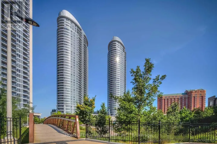1823 - 135 VILLAGE GREEN SQUARE, Toronto (Agincourt South-Malvern West), Ontario M1S0G4