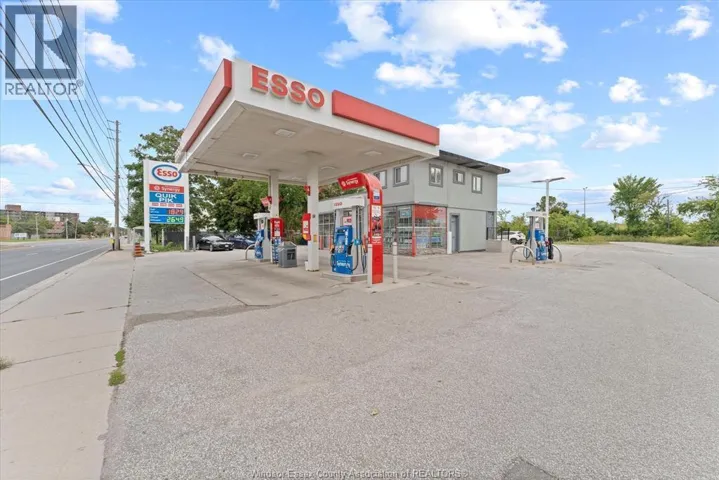 3511 Wyandotte, Windsor, Ontario N8Y1G2