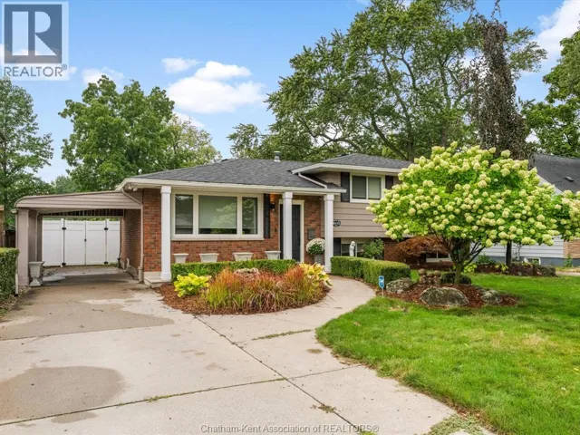 4113 Roseland DRIVE East, Windsor, Ontario N9G1Y5