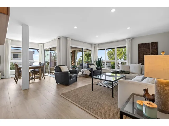 302 1290 MARTIN STREET, White Rock, British Columbia V4B3W3