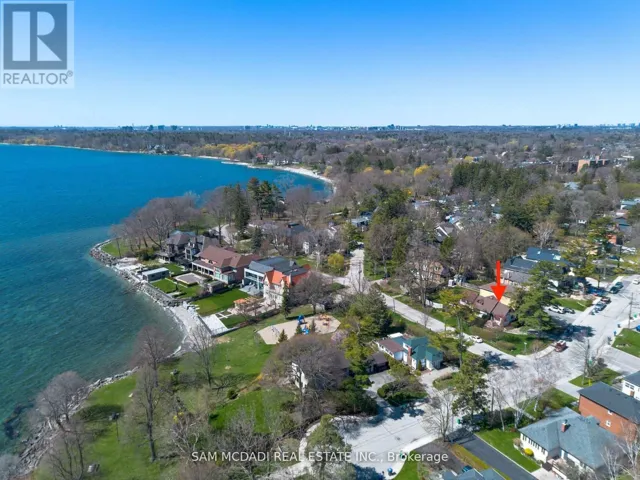 62 MAPLE AVENUE S, Mississauga (Port Credit), Ontario L5H2R6