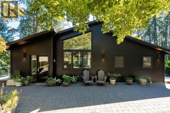 685 LOST LAKE Rd, Highlands, British Columbia V9B6E3