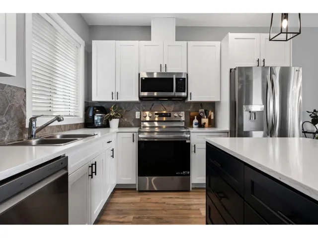 B 9279 CARLETON STREET, Chilliwack Proper East, Chilliwack, British Columbia V2P6E1