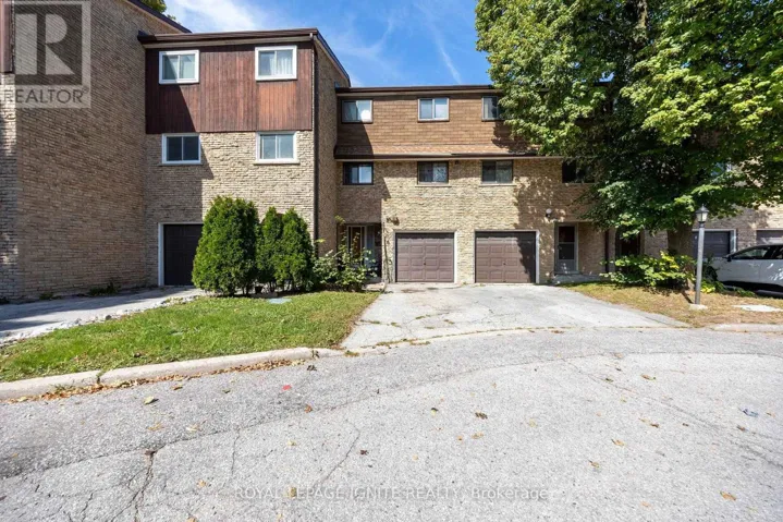 4 - 21 ROCKWOOD DRIVE, Toronto (Cliffcrest), Ontario M1M3M9