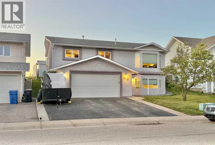379 Collinge Road, Hinton, Alberta T7V1L2