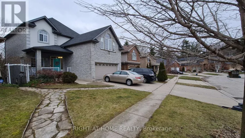 2 - 172 LENA CRESCENT, Cambridge, Ontario N1R8P6