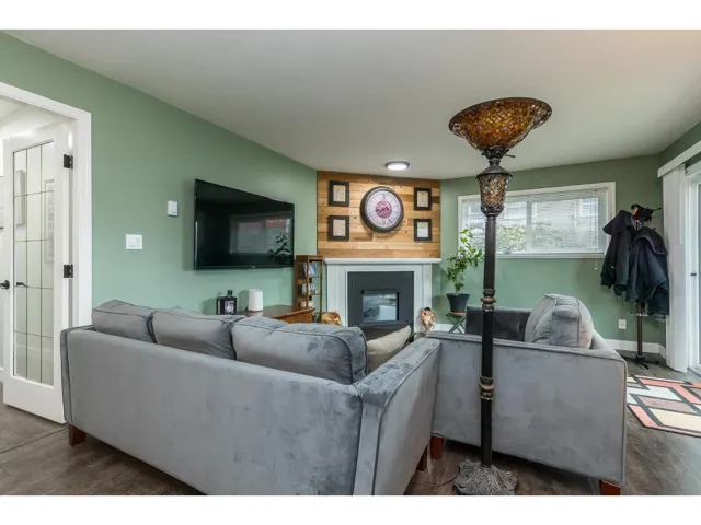 101 46033 CHILLIWACK CENTRAL ROAD, Chilliwack Proper South, Chilliwack, British Columbia V2P1J5