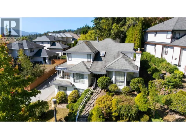 13 TIMBERCREST DRIVE, Port Moody, British Columbia V3H4T6