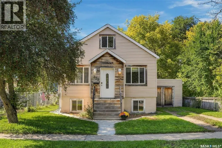 333 J AVENUE S, Saskatoon, Saskatchewan S7M2A4