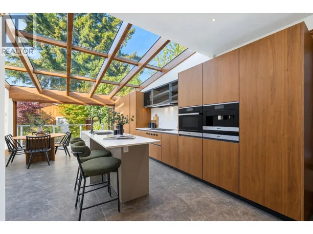 647 PRIOR STREET, Vancouver, British Columbia V6A2G7