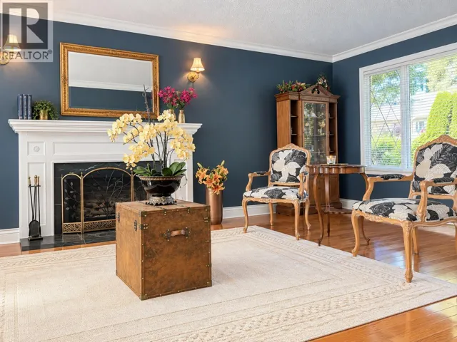 2718 BYRON PLACE, North Vancouver, British Columbia V7H2K8