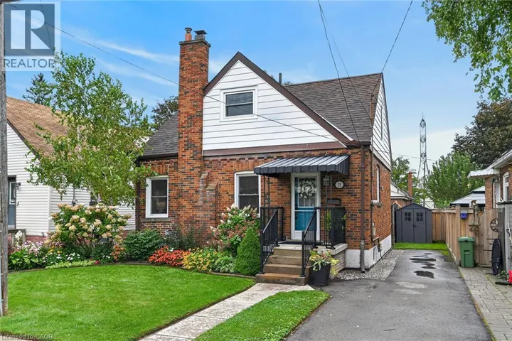 25 WOODBRIDGE Road, Hamilton, Ontario L8K3C6