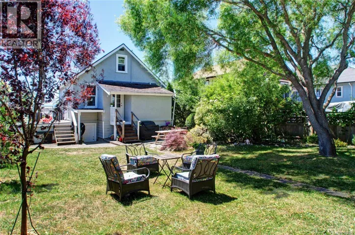 236 Crease Ave, Saanich, British Columbia V8Z1S9