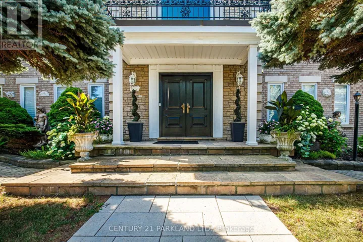 1 RADLEY STREET, Vaughan (East Woodbridge), Ontario L4L8J7