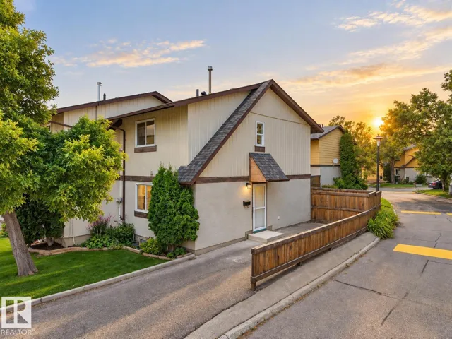 126 Woodstock NW, Edmonton, Alberta T5T0H6
