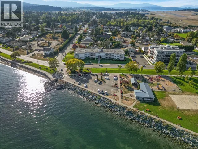315 9560 Fifth St, Sidney, British Columbia V8L2W5