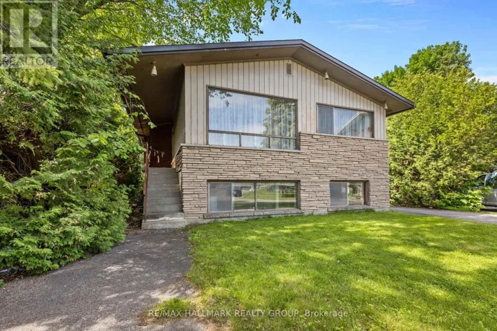 492 VERNON AVENUE, Ottawa, Ontario K1K1A6