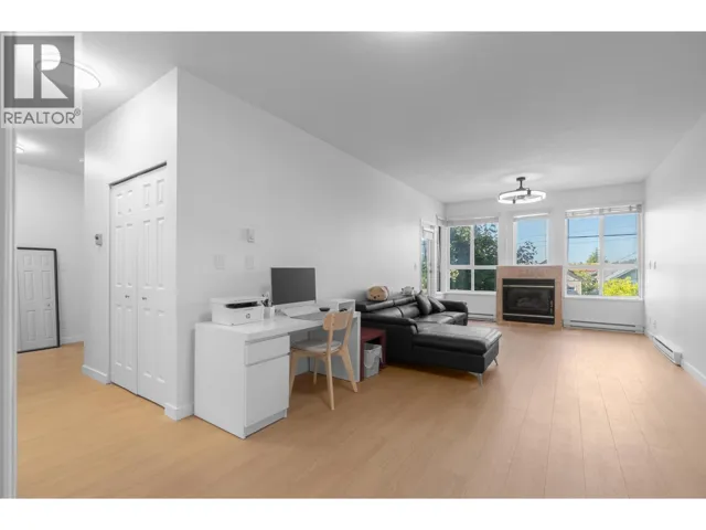202 7300 GILBERT ROAD, Richmond, British Columbia V7C3W2