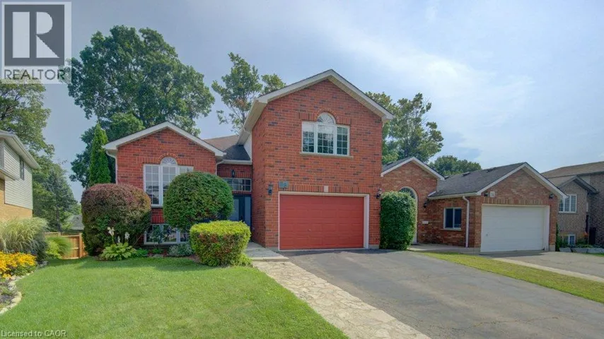 26 STANMORE Avenue, Kitchener, Ontario N2B3W2