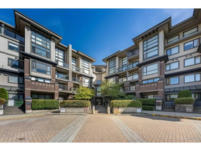 227 10838 CITY PARKWAY, Surrey, British Columbia V3T5X9