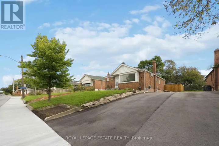 1843 VICTORIA PARK AVENUE, Toronto (Wexford-Maryvale), Ontario M1R1T4